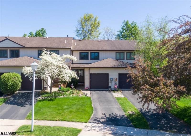 59 Saxonney Cir - Photo 1
