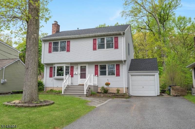 35 Hillcrest Dr - Photo 1
