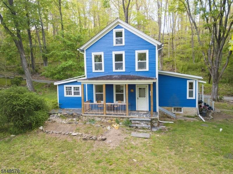 916 E End Rd - Photo 1