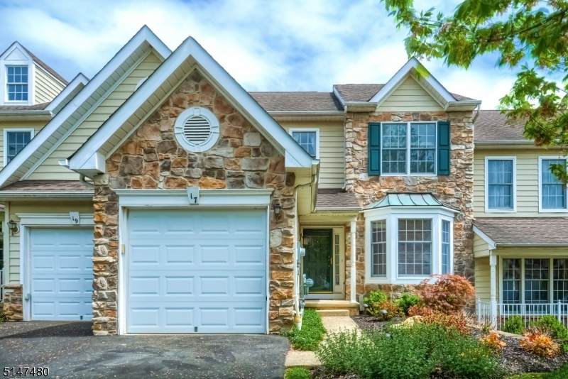 17 Patriot Hill Dr - Photo 1