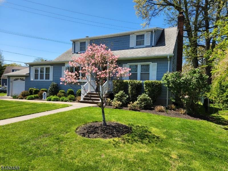 536 Oak St - Photo 1