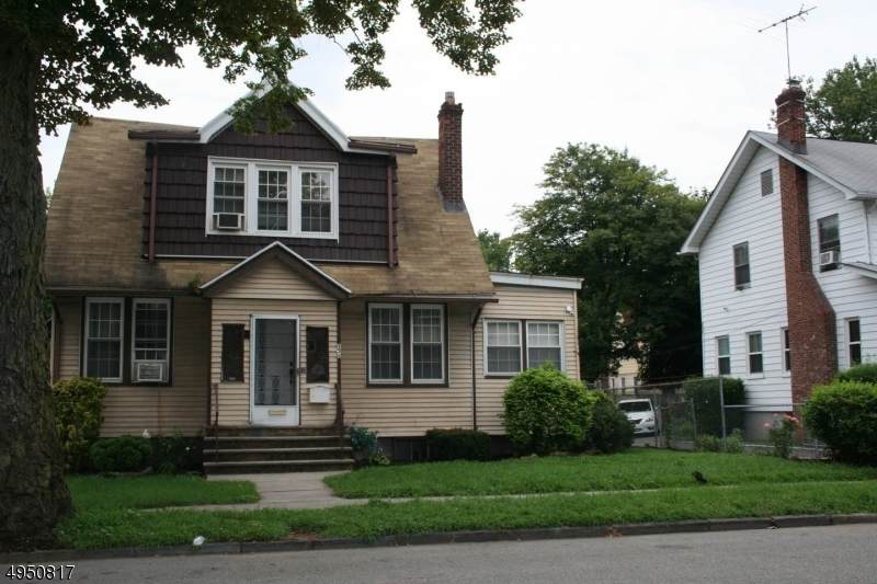 153 Freeman Ave - Photo 1