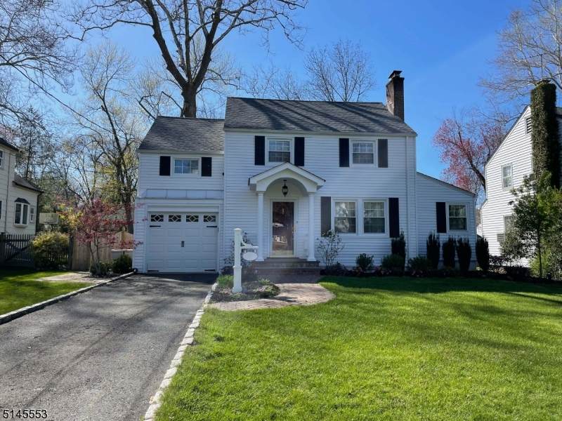 88 Lafayette Ave - Photo 1