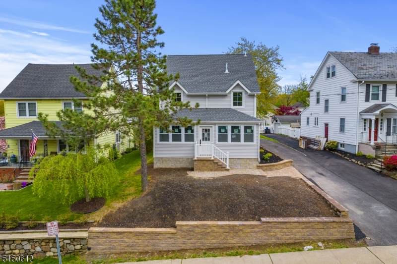 74 Ashwood Ave - Photo 1