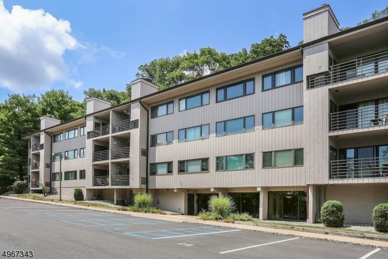 41 Mount Kemble Ave 104 - Photo 1