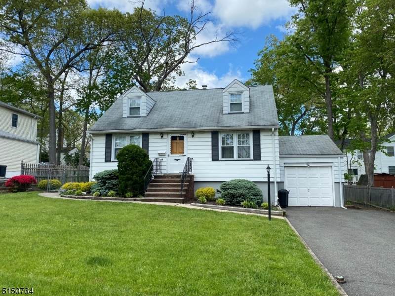 32 Midway Dr - Photo 1