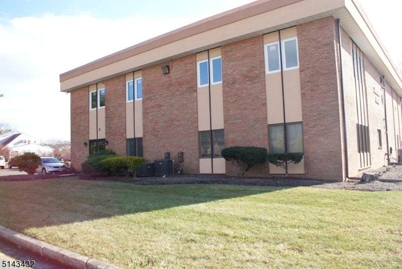 11 Deerfield Pl - Photo 1