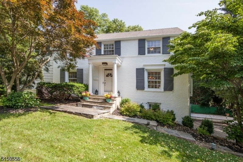 17 Kenneth Road - Photo 1