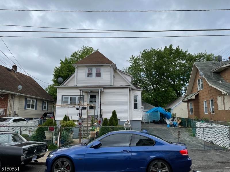 128 Ambrose St - Photo 1