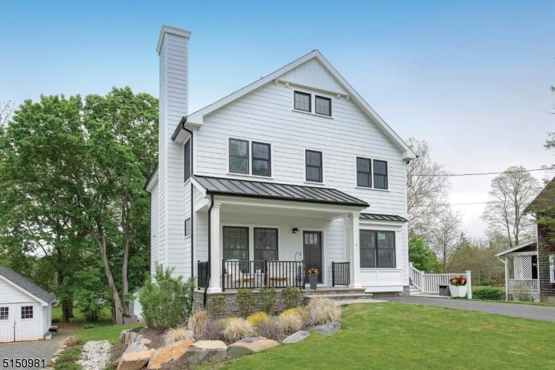 9 Hillcrest Ave - Photo 1