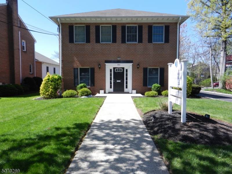 552 Westfield Ave - Photo 1