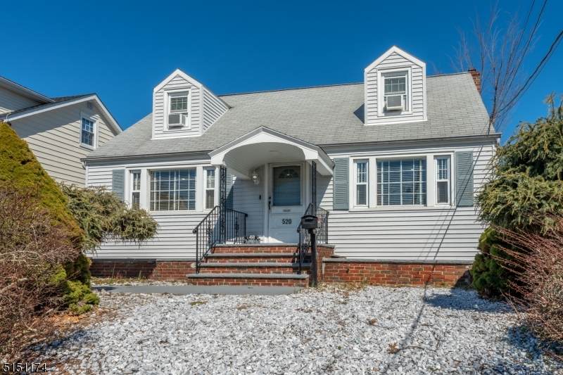 520 Garfield St - Photo 1