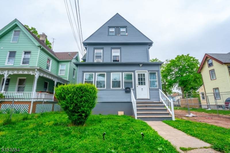 666 W 4Th St - Photo 1
