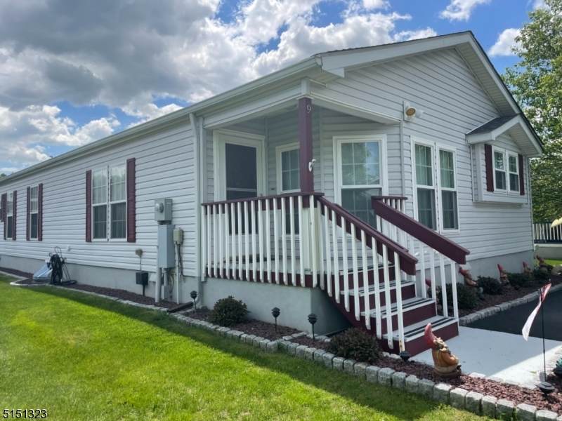 9 Peach Tree Dr - Photo 1