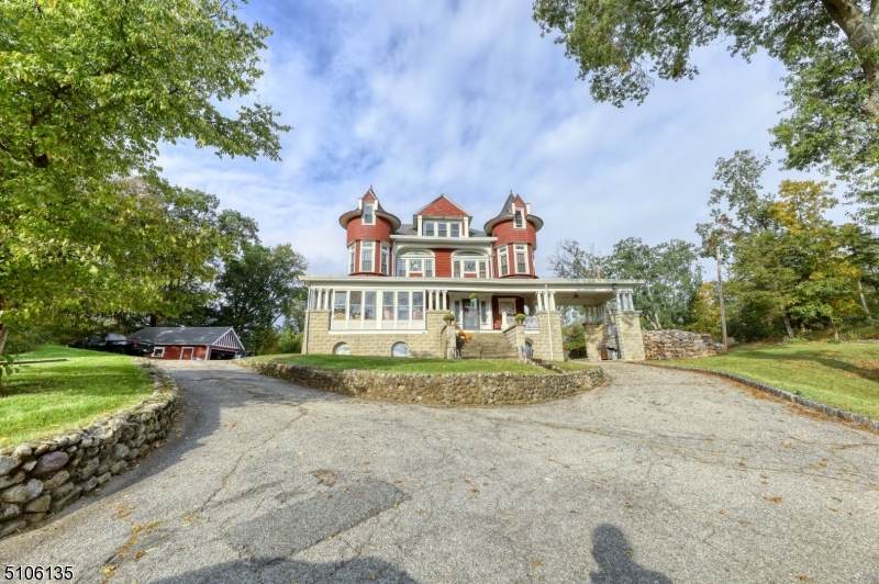 769 Ringwood Ave - Photo 1