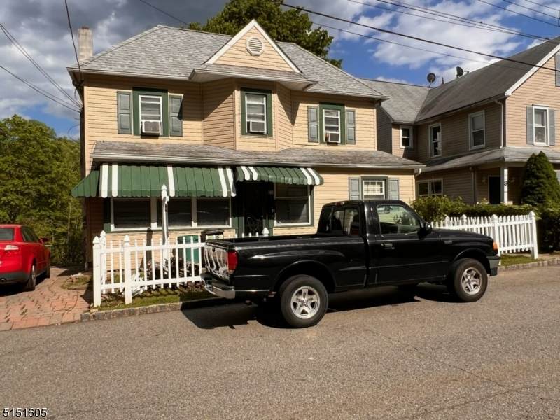 11 Anderson St - Photo 1