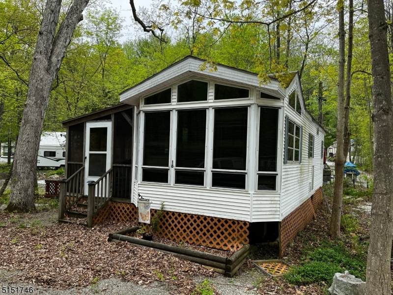 16 Maple Vil - Photo 1