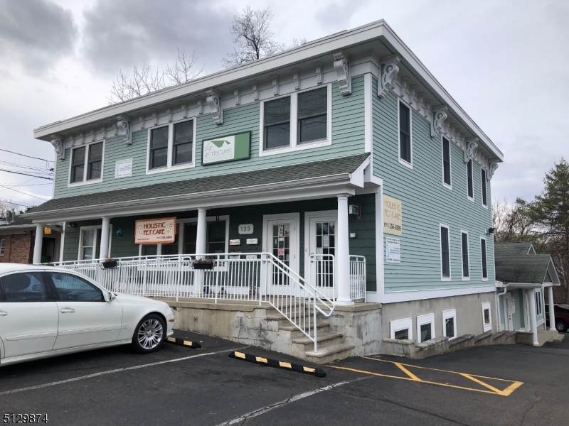 125 Paterson Ave - Photo 1