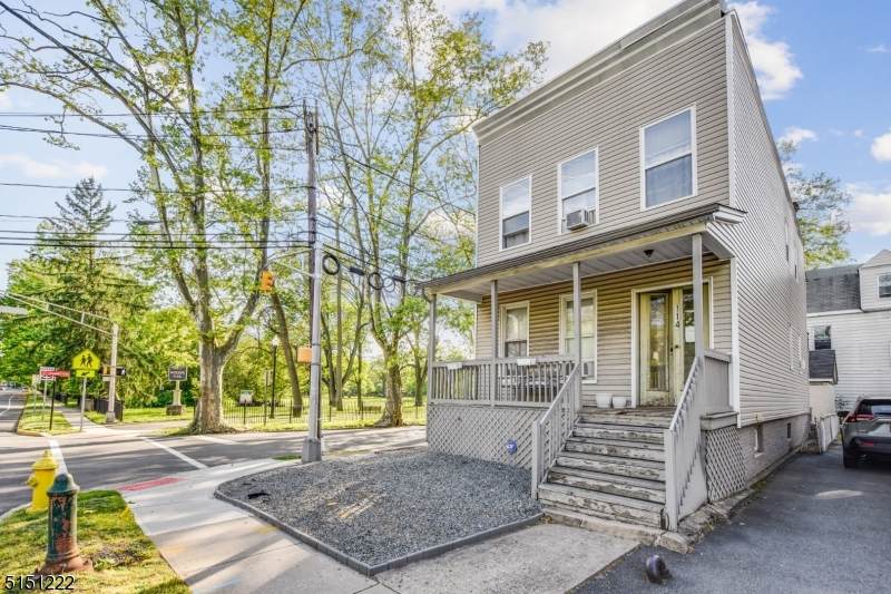 114 Glenwood Ave - Photo 1