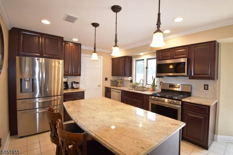 23 Overhill Dr - Photo 1