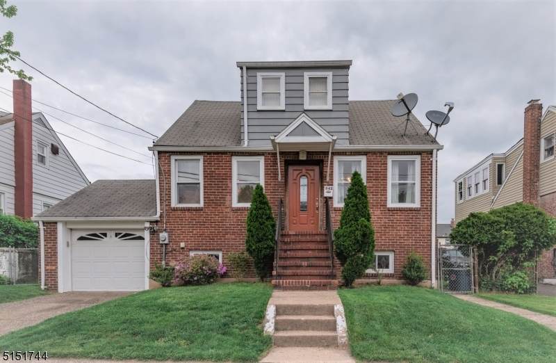 8 Cedar St - Photo 1