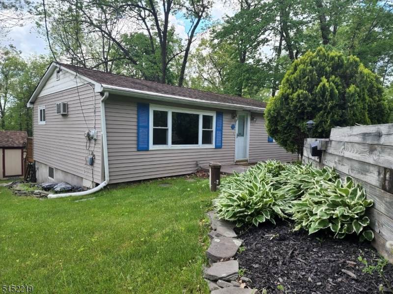 23 Arrowhead Dr - Photo 1
