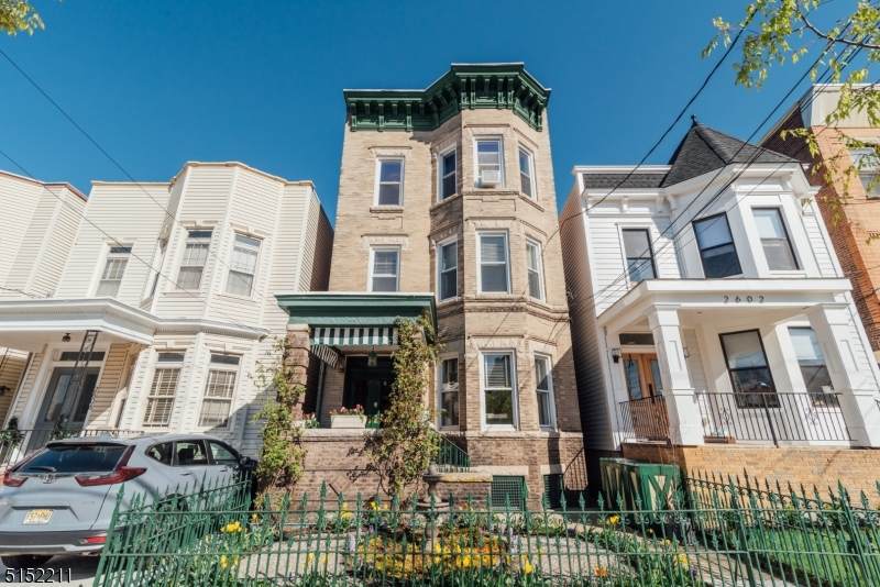 2604 Palisade Ave - Photo 1