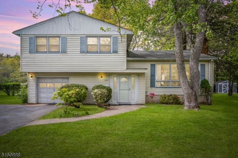 293 Charnwood Rd - Photo 1