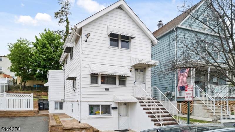 131 Corabelle Ave - Photo 1