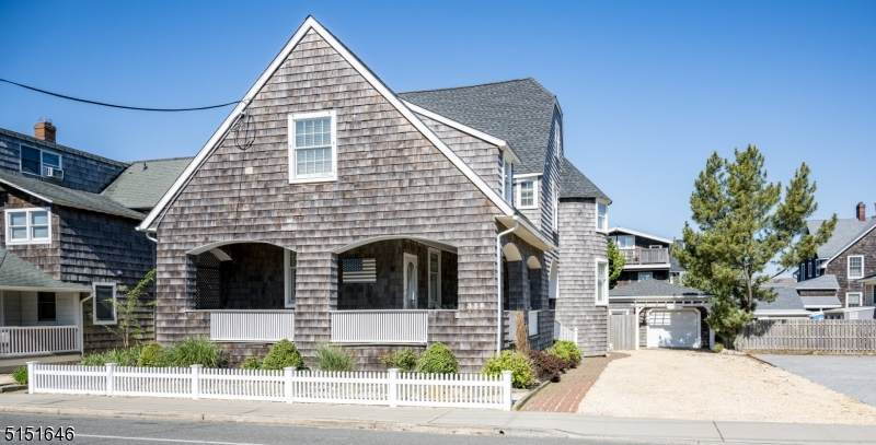 338 East Ave - Photo 1