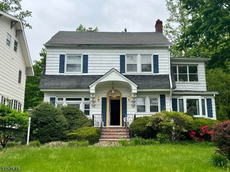343 Warwick Ave - Photo 1