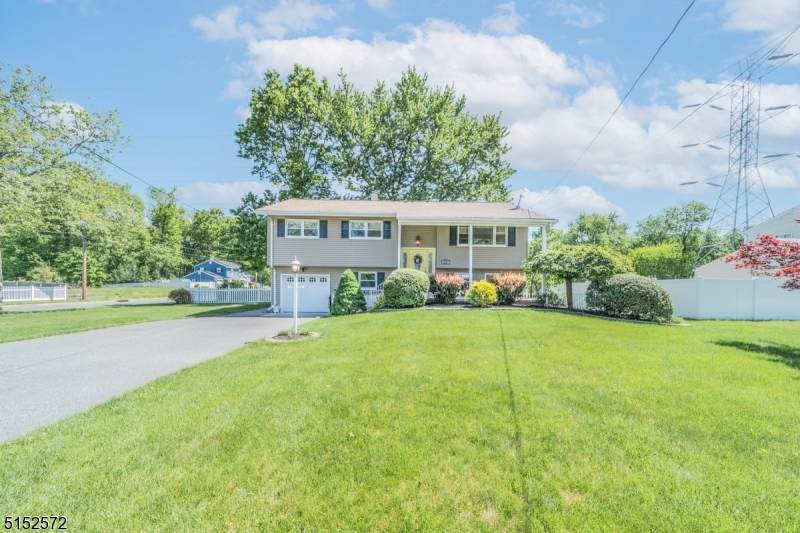 17 Sefton Cir - Photo 1