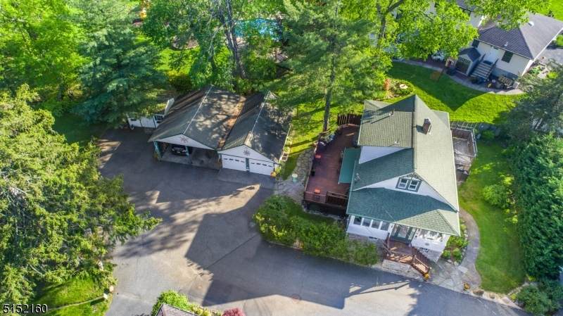 20 Spring Ln - Photo 1