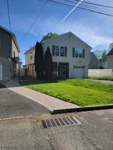 2405 Park Pl - Photo 1