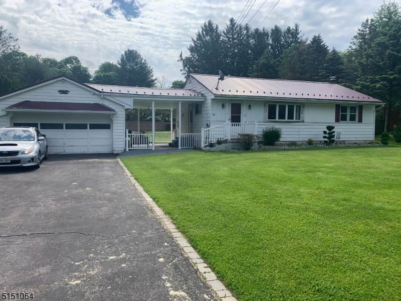 907 Maple Drive - Photo 1