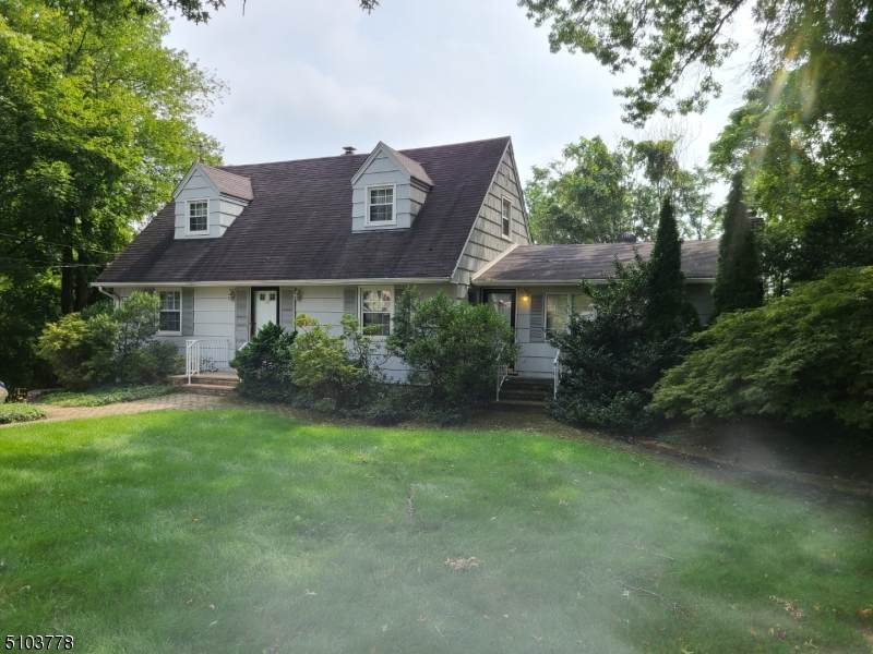 19 Grandview Ave - Photo 1