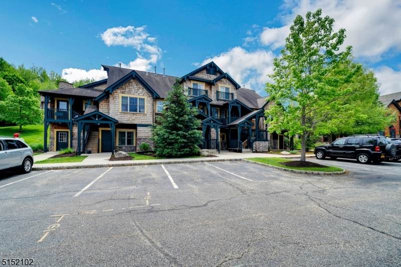 8 Maple Cres Unit 22 - Photo 1
