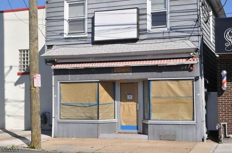 423 Broadway - Photo 1