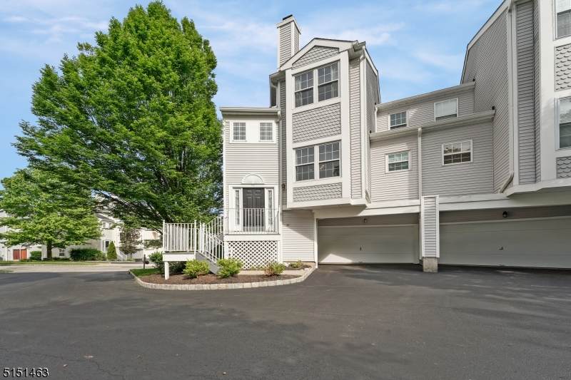 1301 Grandview Ct - Photo 1
