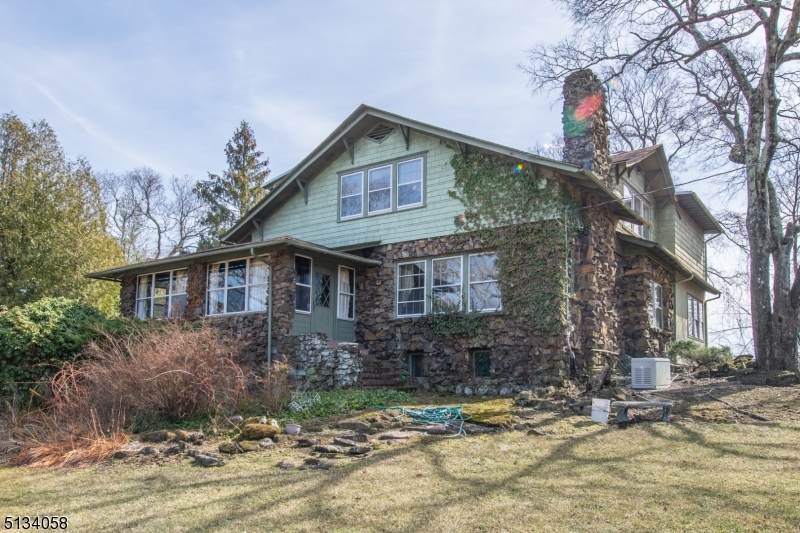 50 Grandview Ave - Photo 1