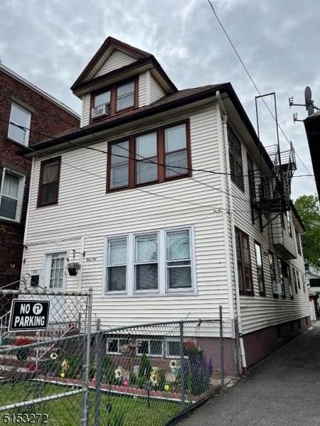 410 Jefferson Ave - Photo 1