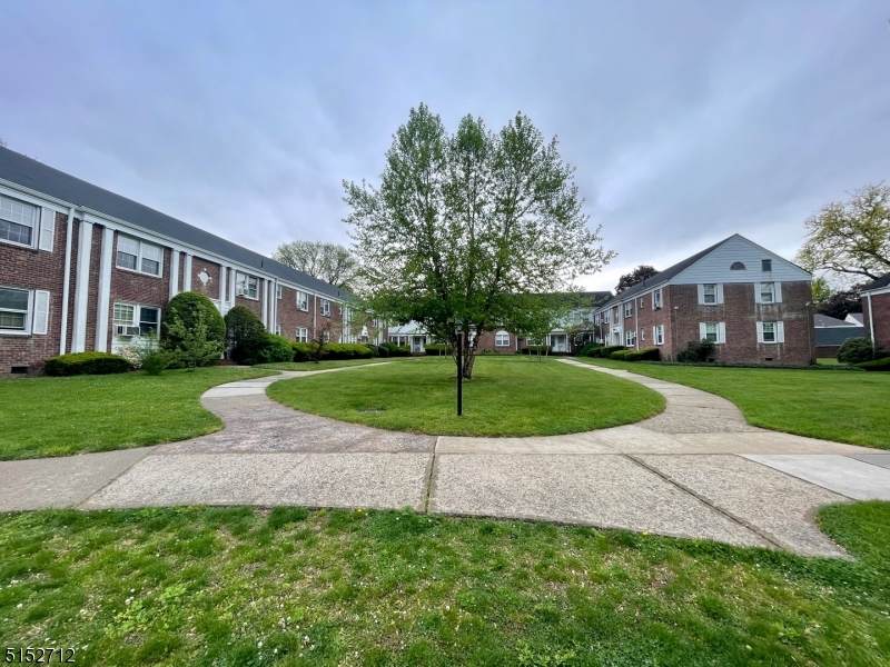 36 Elmwood Court - Photo 1