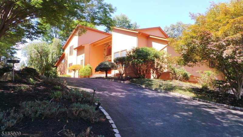 136 Eileen Dr - Photo 1