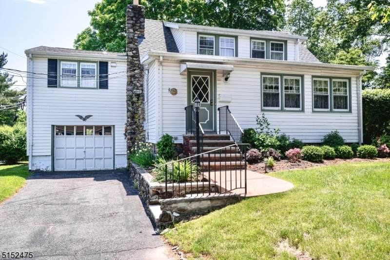 304 Halsey Rd - Photo 1