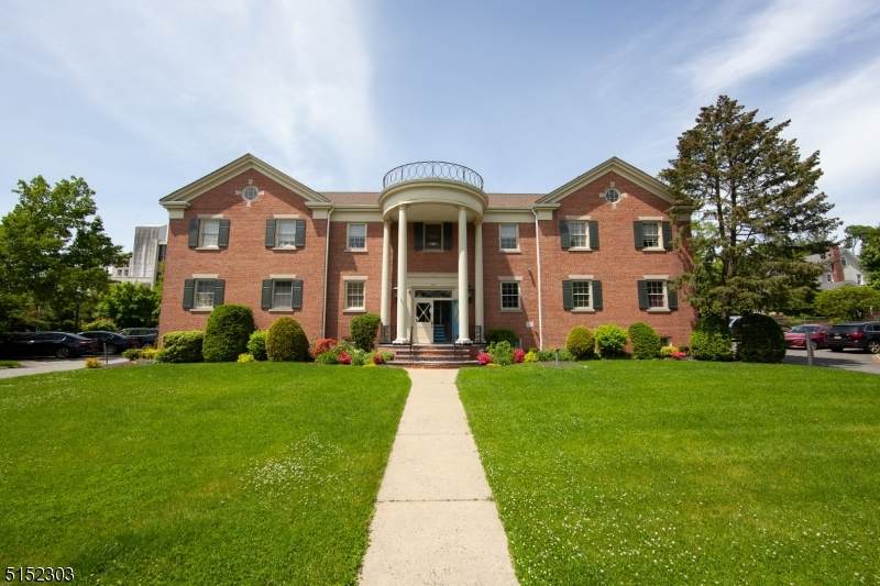 230 Sherman Ave - Photo 1