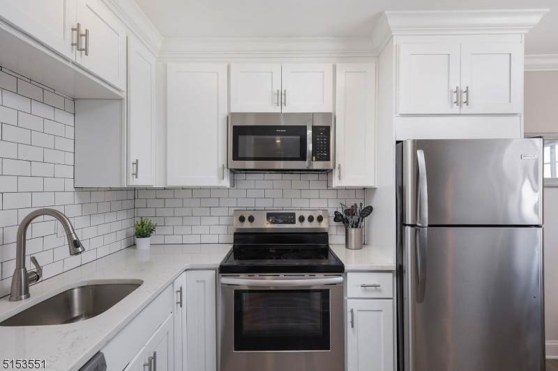 16 Washington St - Photo 1