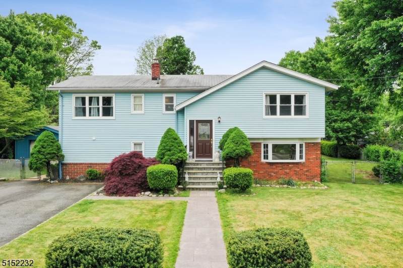 4 Sunnyside Dr - Photo 1