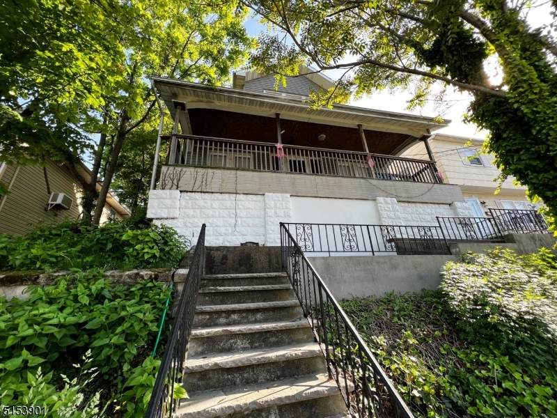 59 Centre St - Photo 1