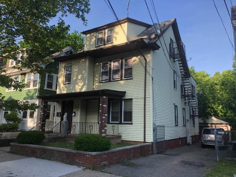 66 Poe Ave - Photo 1