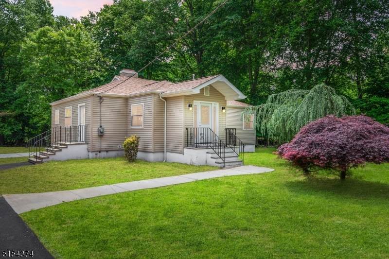 475 Catalpa Ave - Photo 1